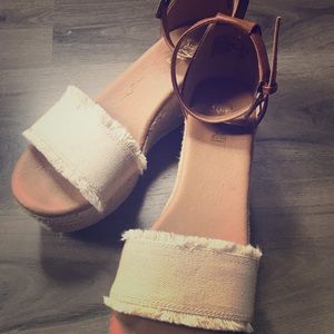 Tan platform espadrilles!!
